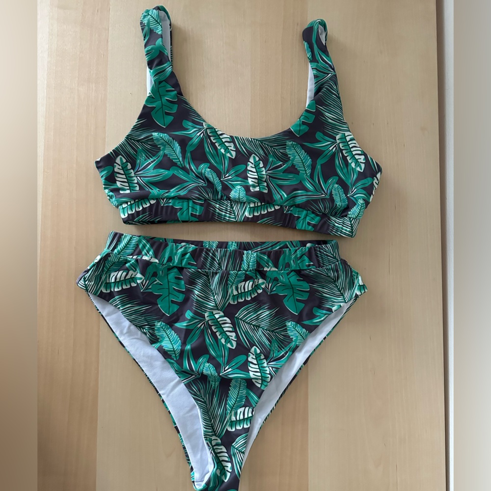Women’s patterned bathing suit